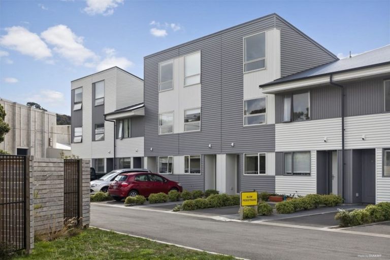 Photo of property in 6/2 Stone Street, Miramar, Wellington, 6022