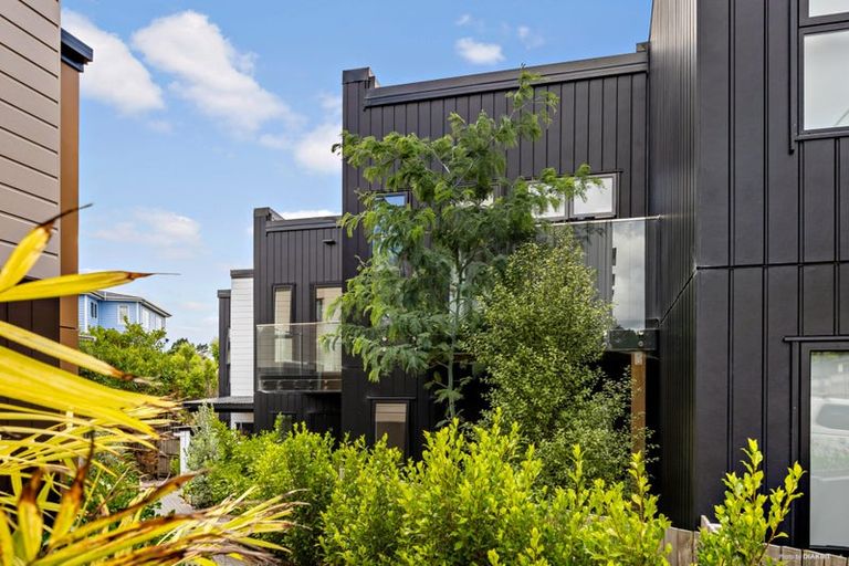 Photo of property in 19/26 Springvale Drive, Fairview Heights, Auckland, 0632