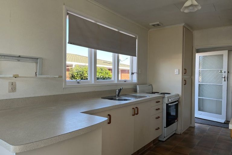 Photo of property in 21 Manu Crescent, Upper Vogeltown, New Plymouth, 4310