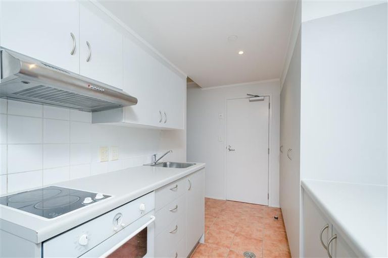 Photo of property in 25b/30 Westward Ho, Glen Eden, Auckland, 0602