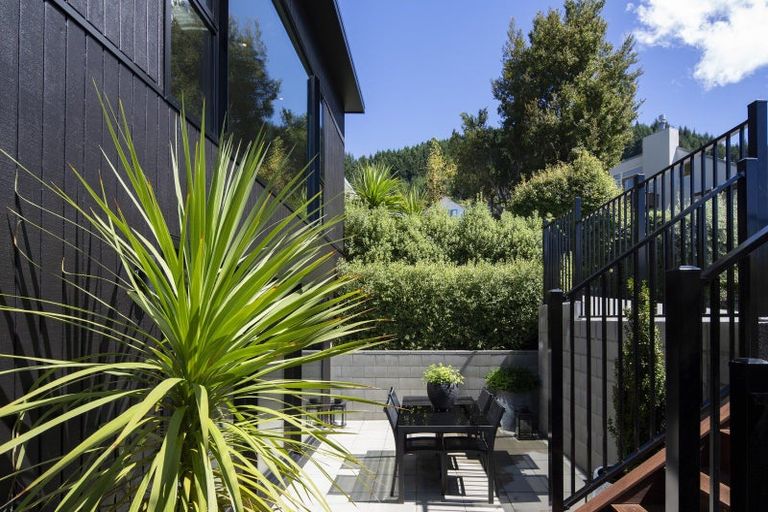 Photo of property in 11 Sunrise Lane, Queenstown, 9300