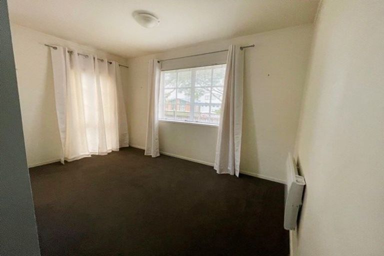 Photo of property in 1/51 Jillteresa Crescent, Half Moon Bay, Auckland, 2012