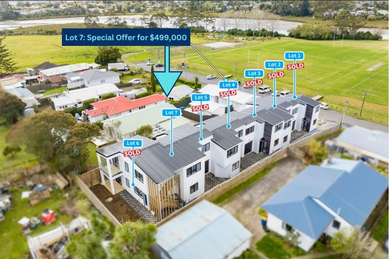 Photo of property in 7/122 Archibald Road, Kelston, Auckland, 0602