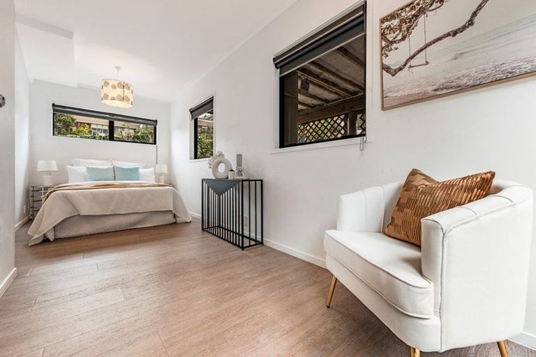 Photo of property in 2/104 Ocean View Road, Northcote, Auckland, 0627