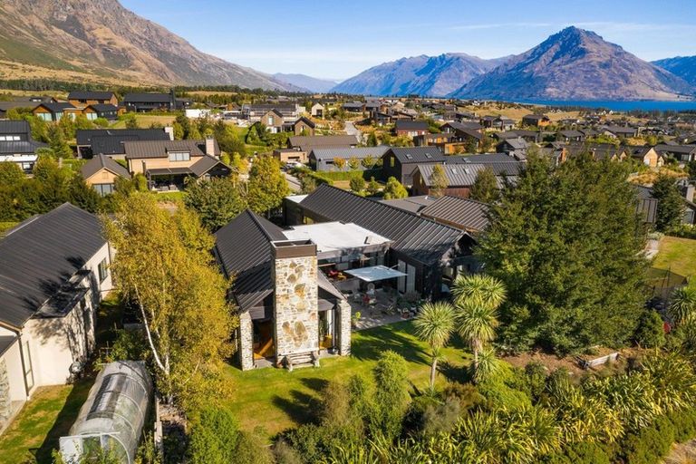 Photo of property in 8 Bretby Court, Jacks Point, Queenstown, 9371