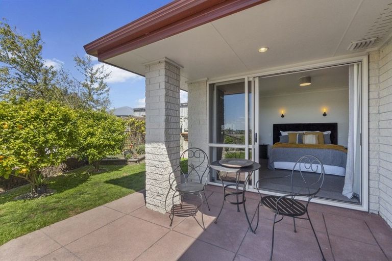 Photo of property in 22 Everton Place, Grandview Heights, Hamilton, 3200