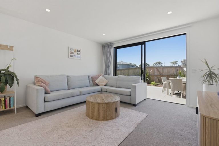 Photo of property in 1 Ara Waione, Omokoroa, 3114