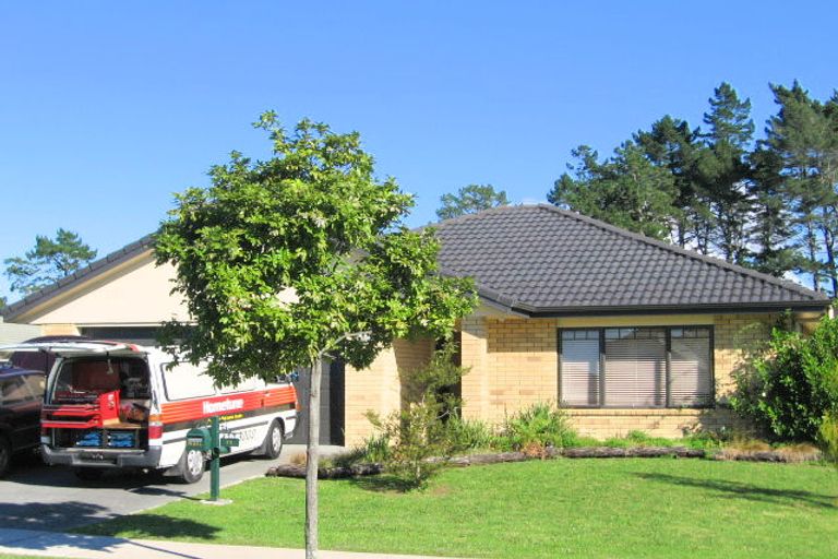 Photo of property in 75 Hillwell Drive, Henderson, Auckland, 0612