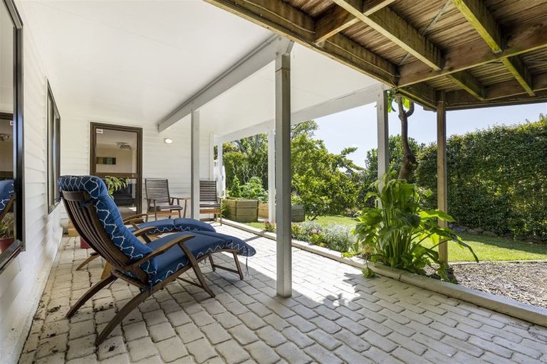 Photo of property in 100a Mellons Bay Road, Mellons Bay, Auckland, 2014