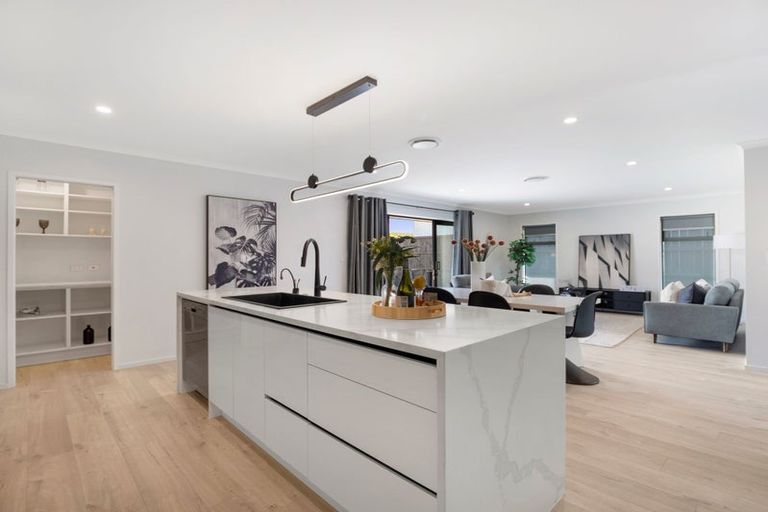 Photo of property in 32 Waireka Road, Rototuna North, Hamilton, 3210