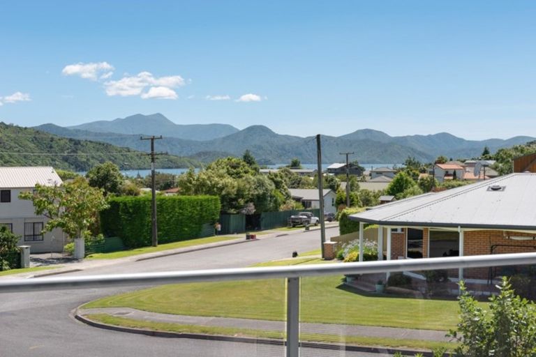Photo of property in 68 Moana View Road, Waikawa, Picton, 7220
