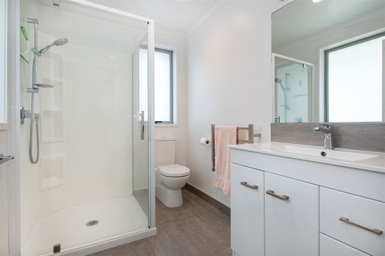 Photo of property in 12 Tieke Place, Horahora, Whangarei, 0110