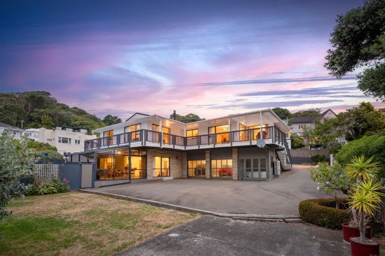 Photo of property in 14 Cavendish Square, Strathmore Park, Wellington, 6022