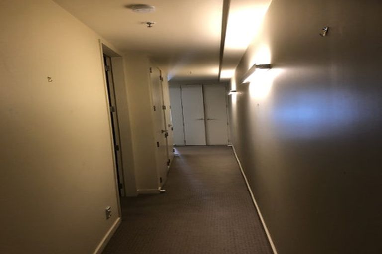 Photo of property in Aqua, 2/74 Oriental Parade, Oriental Bay, Wellington, 6011