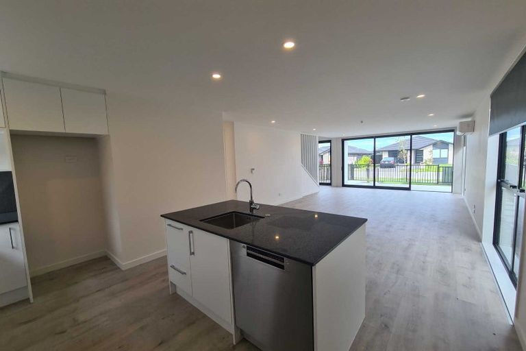 Photo of property in 8/6 Skibbereen Drive, Halswell, Christchurch, 8025