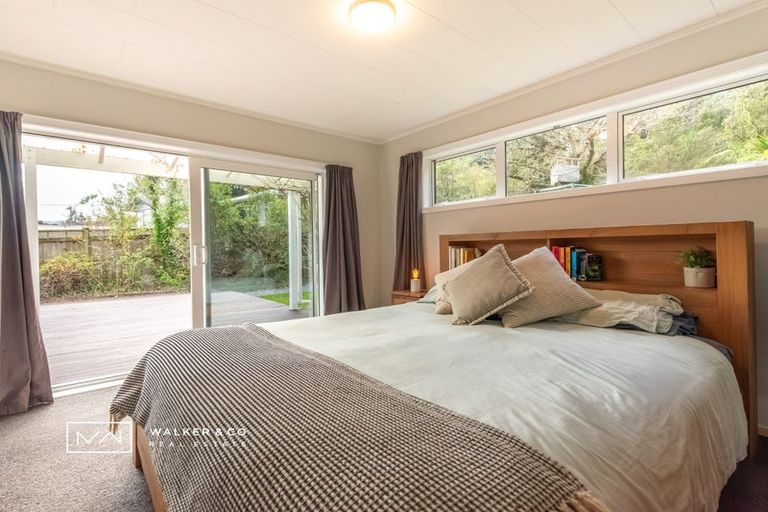 Photo of property in 5 Elmslie Road, Pinehaven, Upper Hutt, 5019