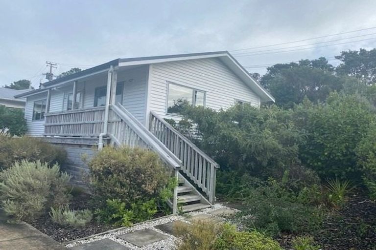 Photo of property in 23 Hampton Hill Road, Tawa, Wellington, 5028