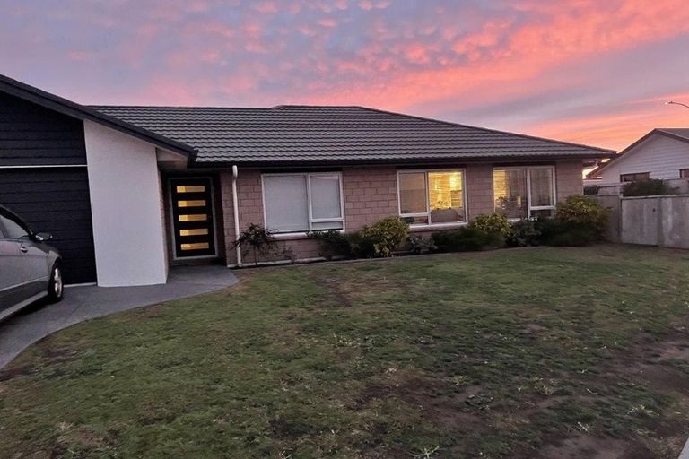 Photo of property in 25 Oka Street, Papamoa Beach, Papamoa, 3118