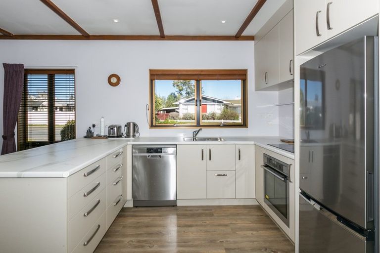 Photo of property in 2 Bale Place, Havelock North, 4130