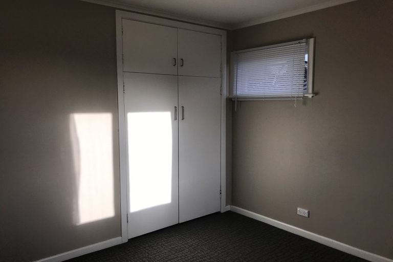 Photo of property in 868 East Coast Road, Northcross, Auckland, 0630