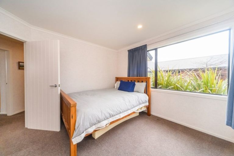 Photo of property in 49 Rosalie Terrace, Kelvin Grove, Palmerston North, 4414