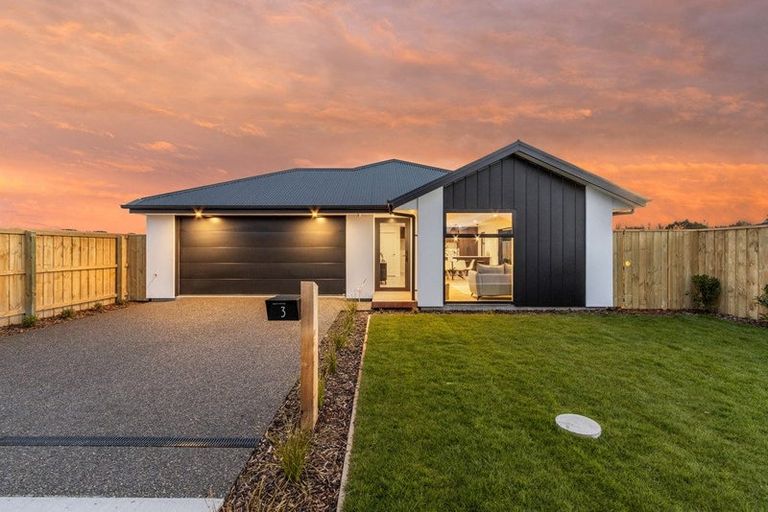 Photo of property in 3 Mehrtens Crescent, Woodend, 7691