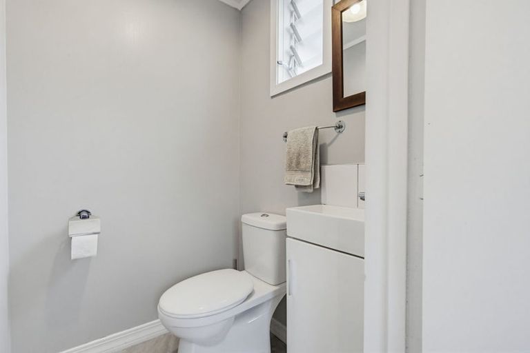 Photo of property in 6 Hull Road, Waiuku, 2123