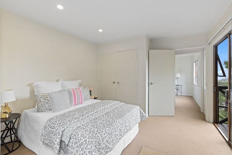 Photo of property in 1/807 East Coast Road, Northcross, Auckland, 0630
