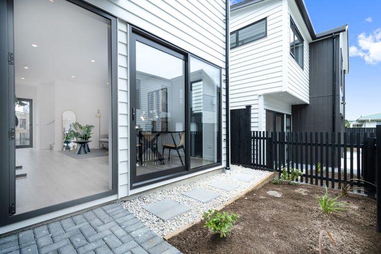 Photo of property in 7b Poto Street, Te Atatu South, Auckland, 0610