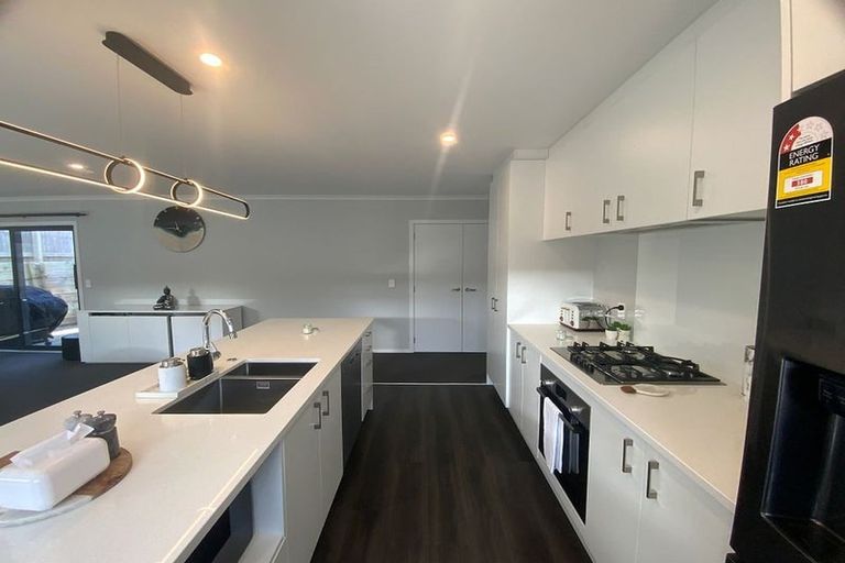 Photo of property in 5 Peter Tapp Way, Wainuiomata, Lower Hutt, 5014