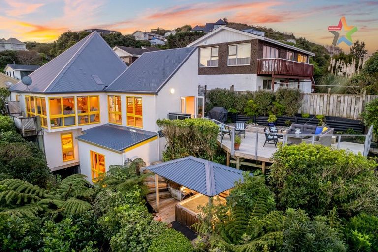 Photo of property in 7 Chestnut Grove, Maungaraki, Lower Hutt, 5010