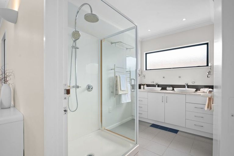 Photo of property in 11 Crowden Place, Harrowfield, Hamilton, 3210