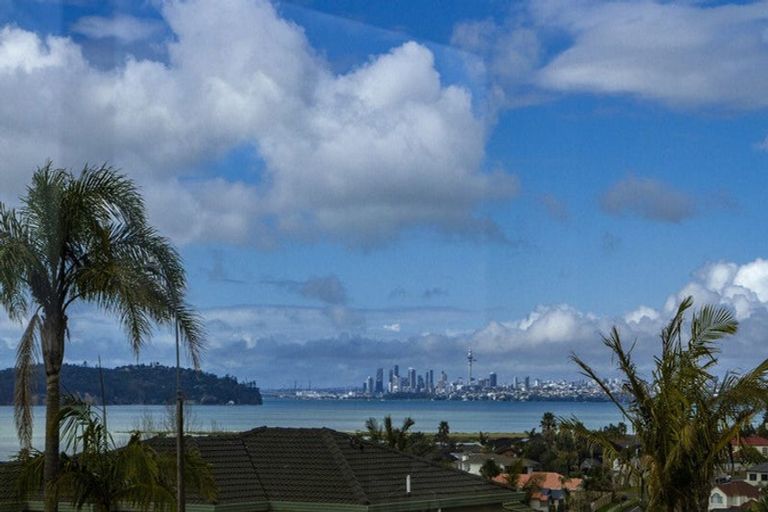 Photo of property in 5 Tornado Place, West Harbour, Auckland, 0618