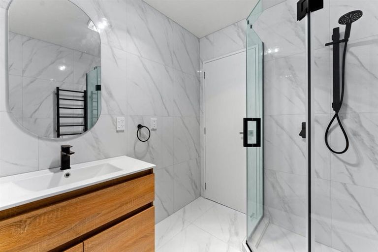 Photo of property in 7/27 Carole Crescent, Pakuranga, Auckland, 2010