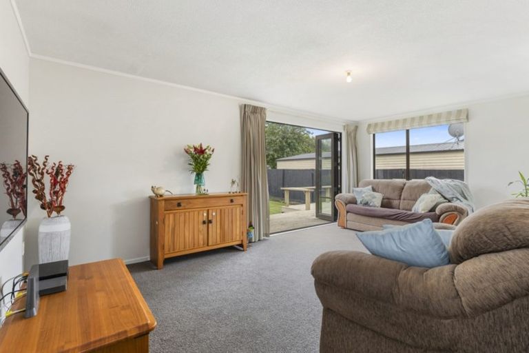 Photo of property in 2/18 Montgomery Street, Stokes Valley, Lower Hutt, 5019