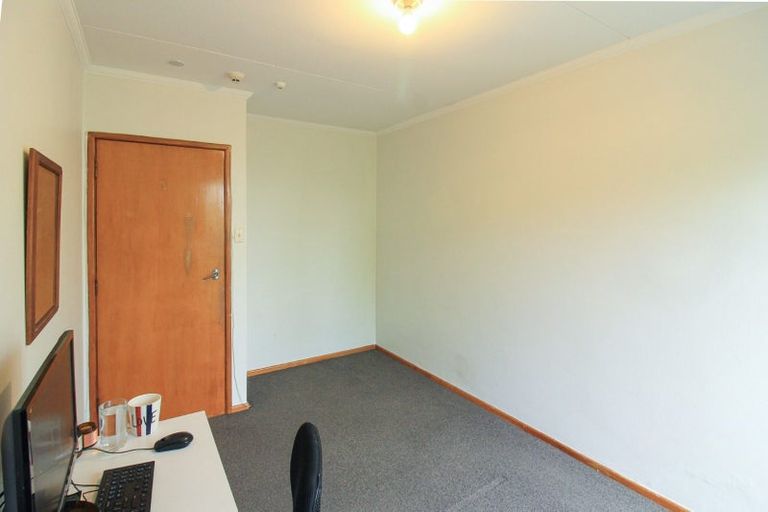 Photo of property in Victoria Court, 11/4 Queen Street, Mount Victoria, Wellington, 6011