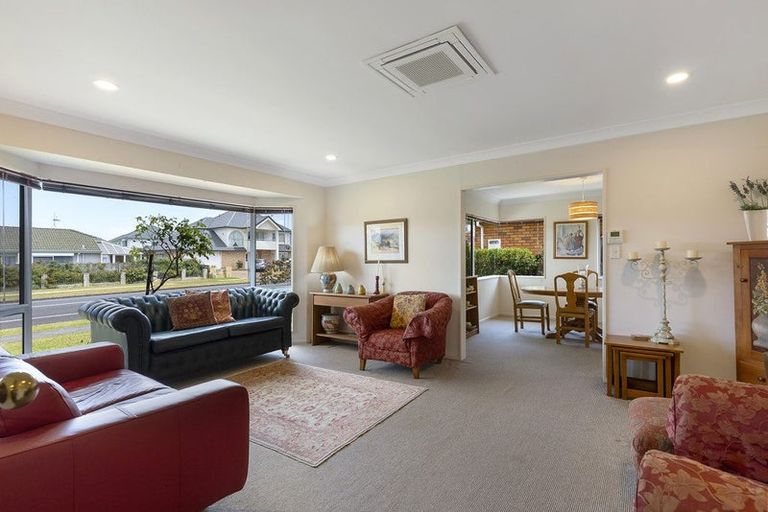 Photo of property in 56 Nicholas Road, Somerville, Auckland, 2014