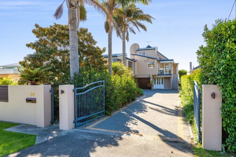 Photo of property in 98 Tindalls Bay Road, Tindalls Beach, Whangaparaoa, 0930