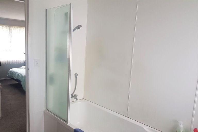 Photo of property in 49a Kawaha Point Road, Fairy Springs, Rotorua, 3015