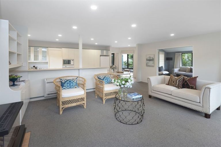 Photo of property in 16 Ngahere Street, Fendalton, Christchurch, 8041