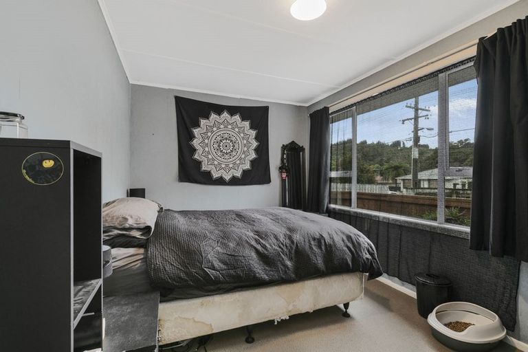 Photo of property in 20 Sunny Grove, Wainuiomata, Lower Hutt, 5014