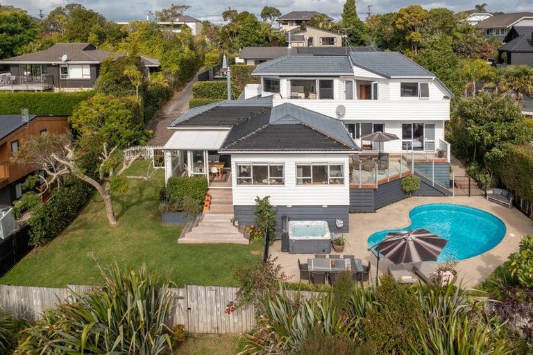 Photo of property in 74 Aberdeen Road, Campbells Bay, Auckland, 0620