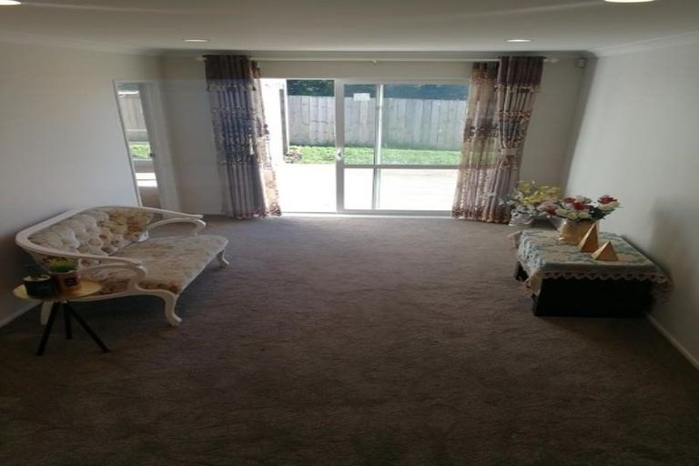 Photo of property in 21 Spyglass Street, Red Beach, 0932