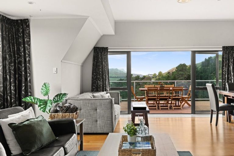 Photo of property in 21 Rochfort Road, Kahuranaki, Havelock North, 4295