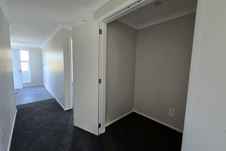 Photo of property in 6a Te Arapito Close, Aotea, Porirua, 5024