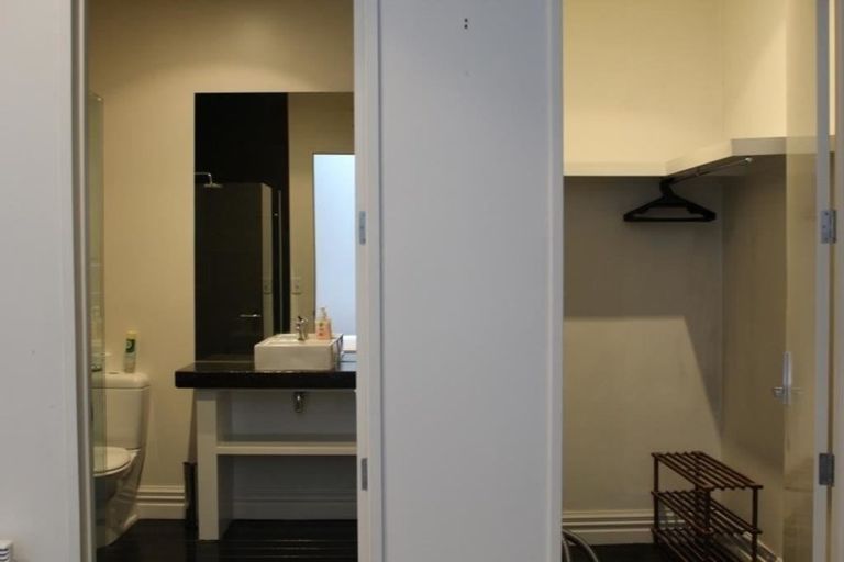 Photo of property in 2/49 Bond Street, Dunedin Central, Dunedin, 9016