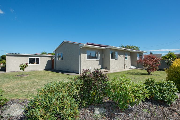 Photo of property in 1 Dunbar Place, Mosgiel, 9024