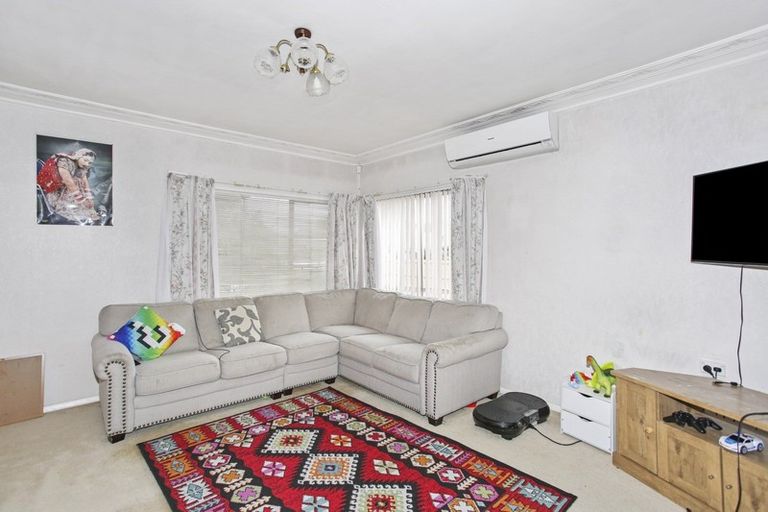 Photo of property in 21 Omana Road, Papatoetoe, Auckland, 2025