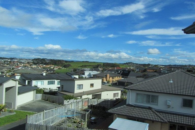 Photo of property in 27 Kilkelly Avenue, Pinehill, Auckland, 0632