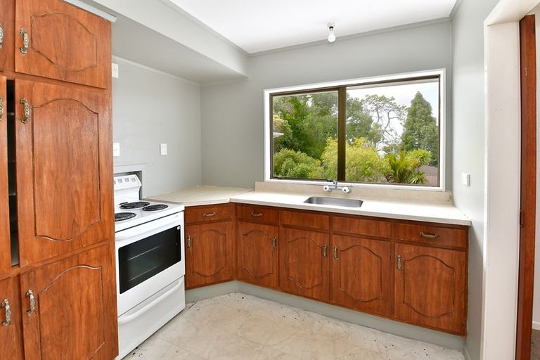 Photo of property in 26b Wade River Road, Stanmore Bay, Whangaparaoa, 0932